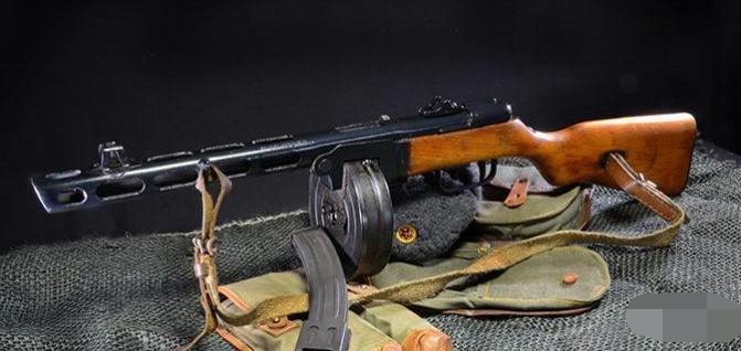 二战时苏军最著名的冲锋枪到底是叫波波沙还是波波斯或者波波什