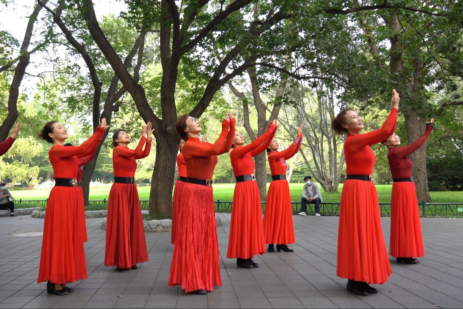 广场舞《我的祝福你听见了吗》午后骄阳编舞,歌好听舞更美