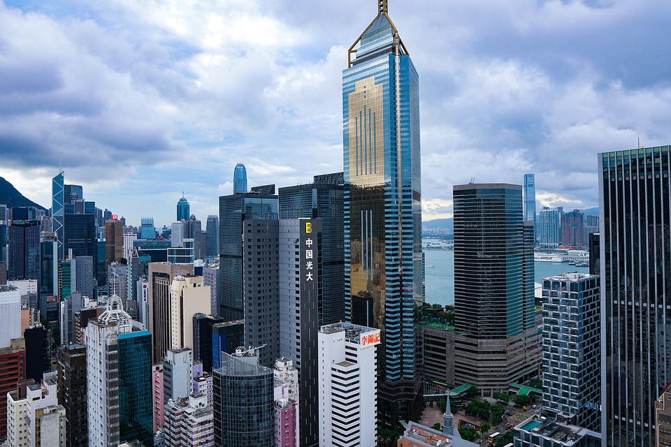 该公司真实资产状况,是否资不抵债,能否以香港公司名义向外借款,偿付