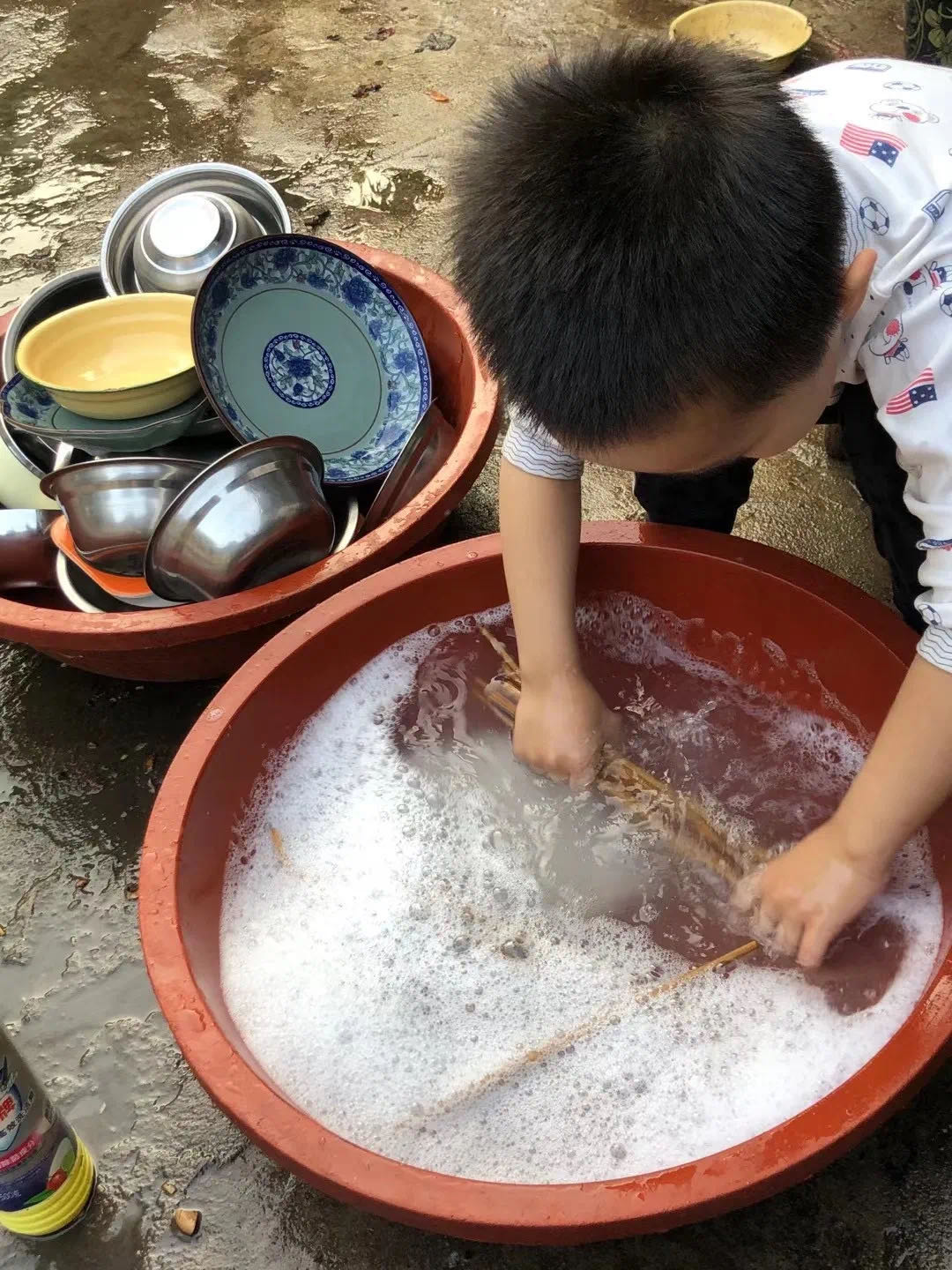 六一儿童节，自闭症孩子给妈妈做顿饭