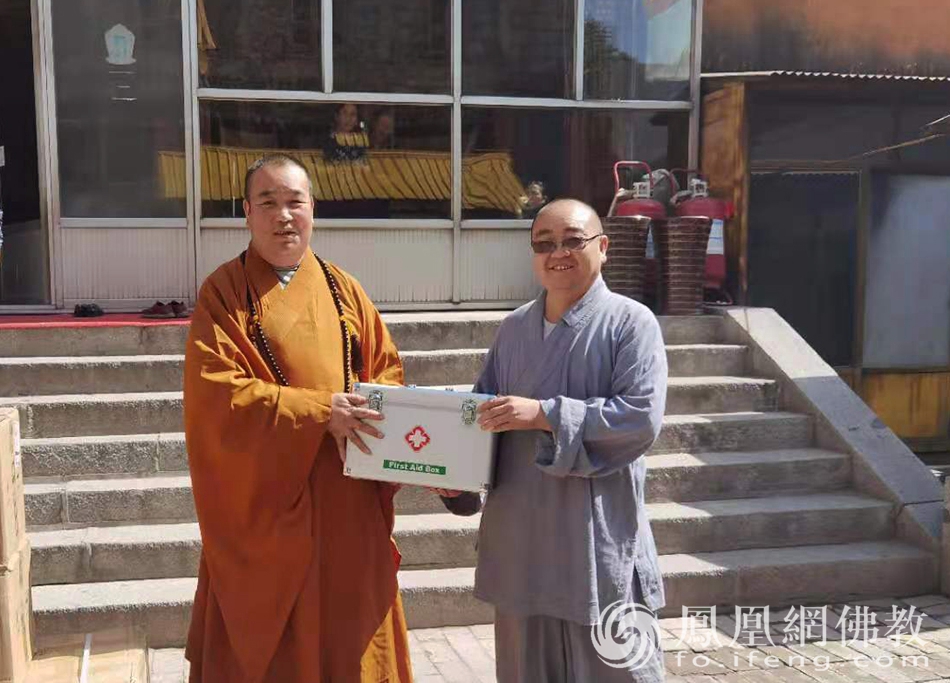 慧海公益携手青海省佛教协会，为20家道场“送健康”