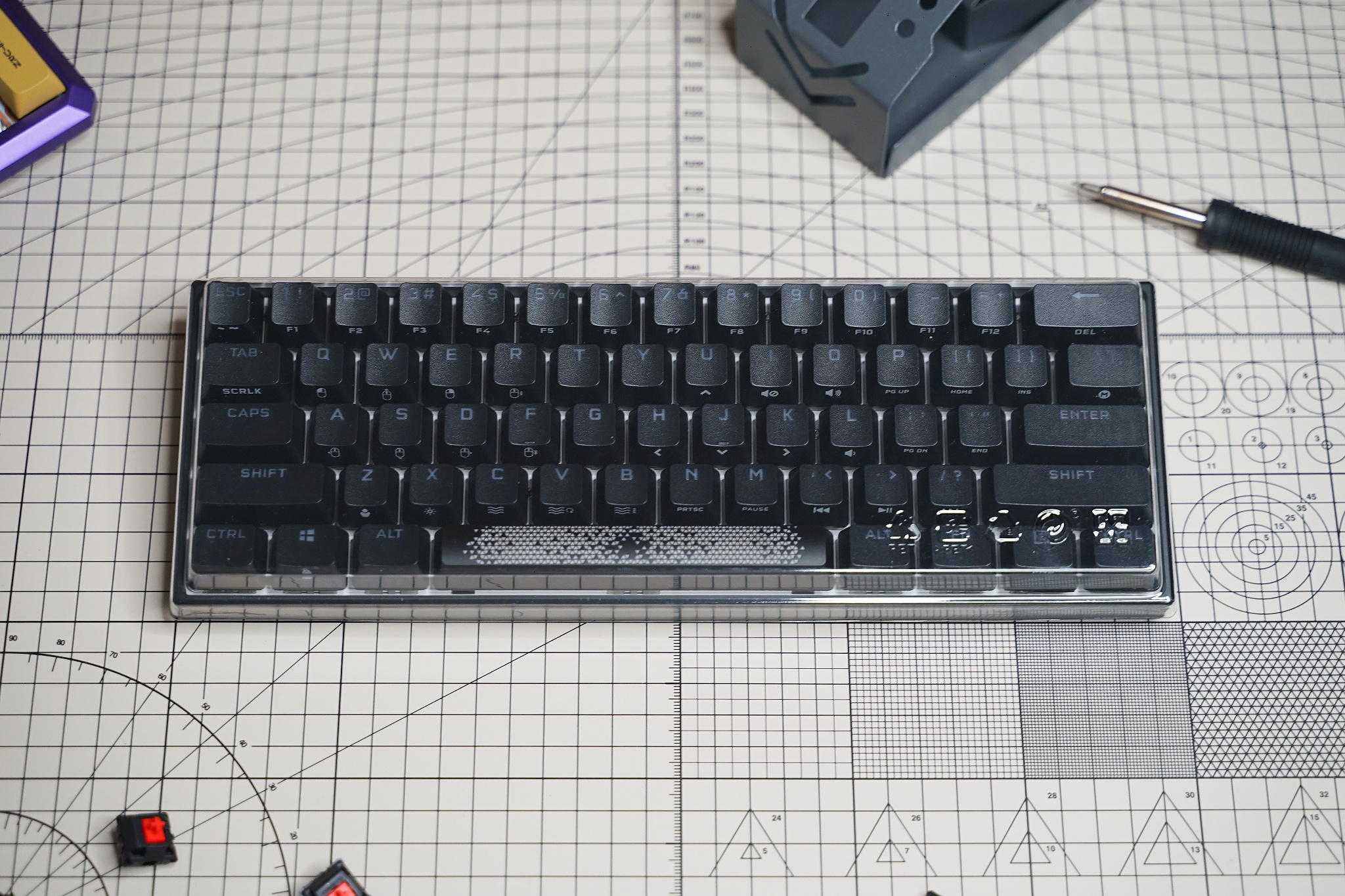 短小精悍速度快海盗船k65rgbmini机械键盘