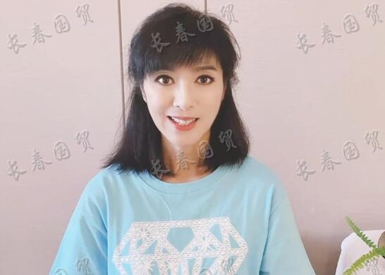 66岁女星米雪近照曝光 皮肤紧致身材苗条 逆生长似冻龄 凤凰网