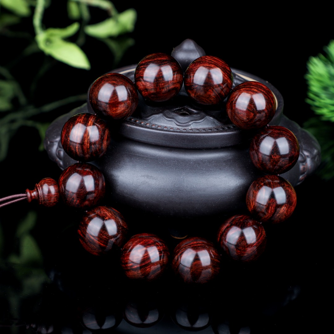 誉丰林海黄:盘玩黄花梨手串需要注意__凤凰网