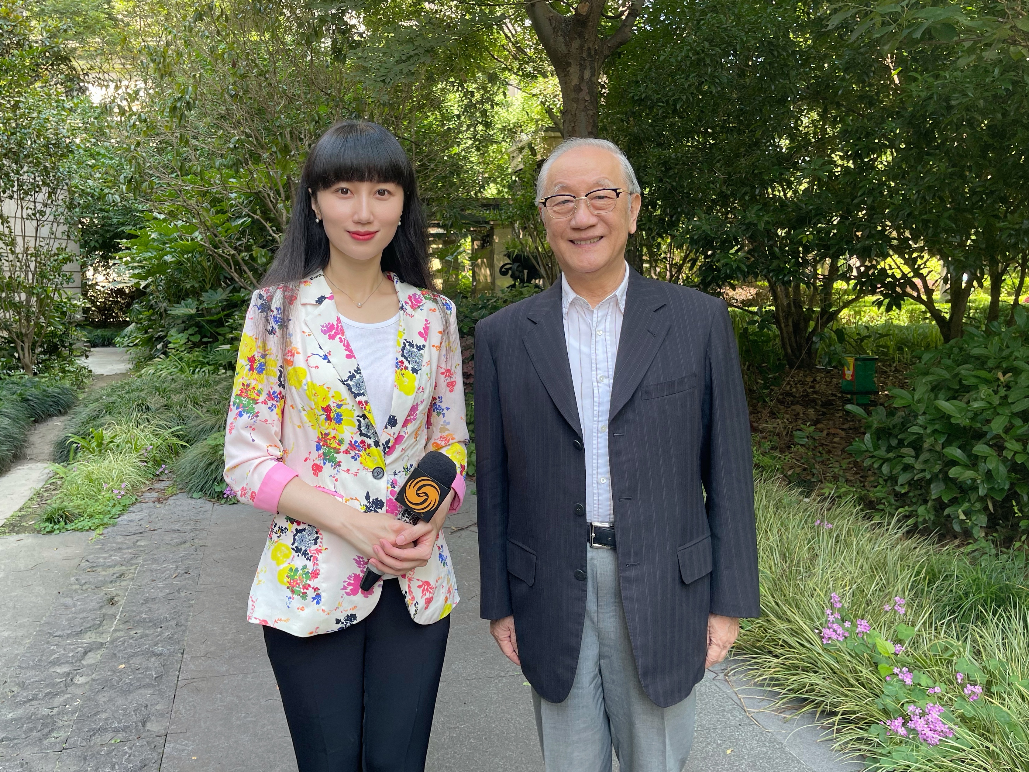 郁慕明专程飞上海接种新冠疫苗批台为面子拒绝大陆疫苗
