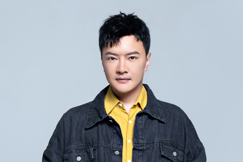 汤非《脚步》mv(词:饶隽;曲:孟文豪)