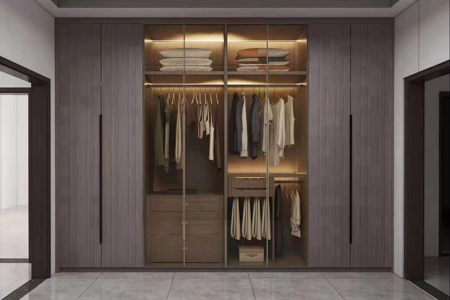 谁说实木的平板门不加拉直器一定会变形,你看这个柜门有拉直器吗