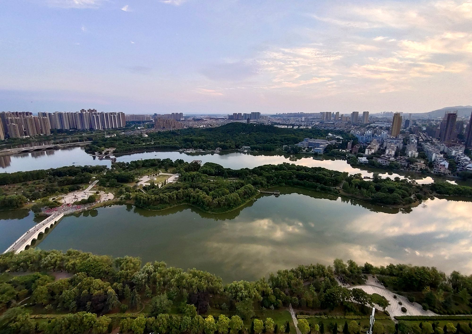 张公湖上演天水一色