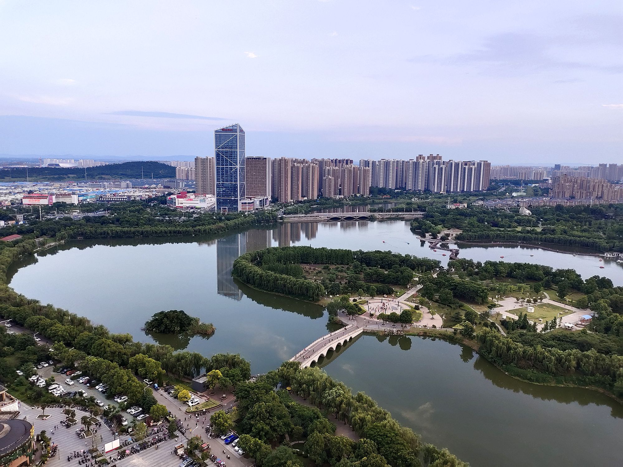 张公湖上演天水一色