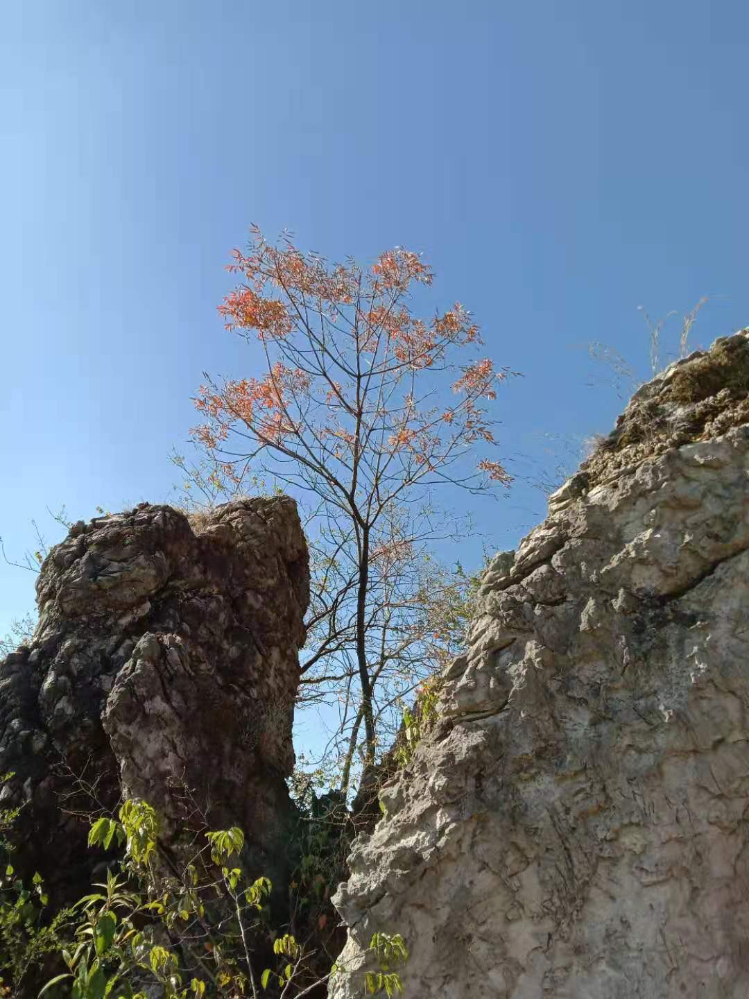 查看更多高清图片铁峰庵,第四层殿堂供奉,真武大帝,昆明城与长虫山