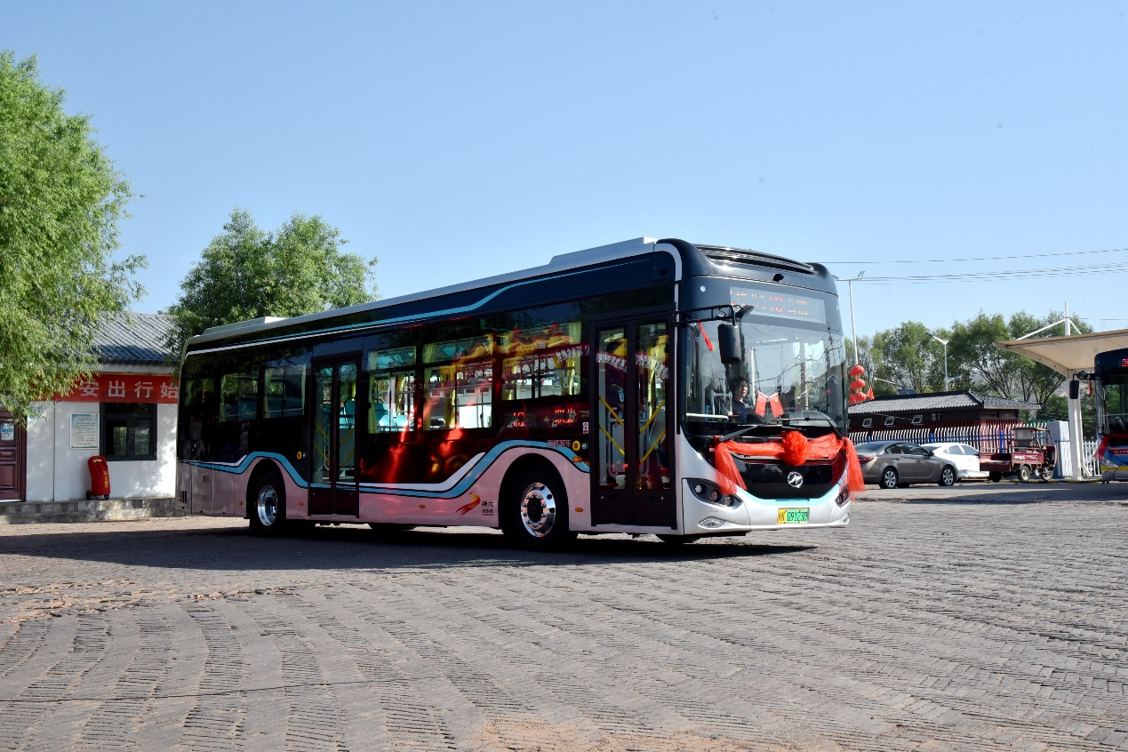 塞上名城焕新颜批量苏州金龙蔚蓝纯电公交投入陕西神木