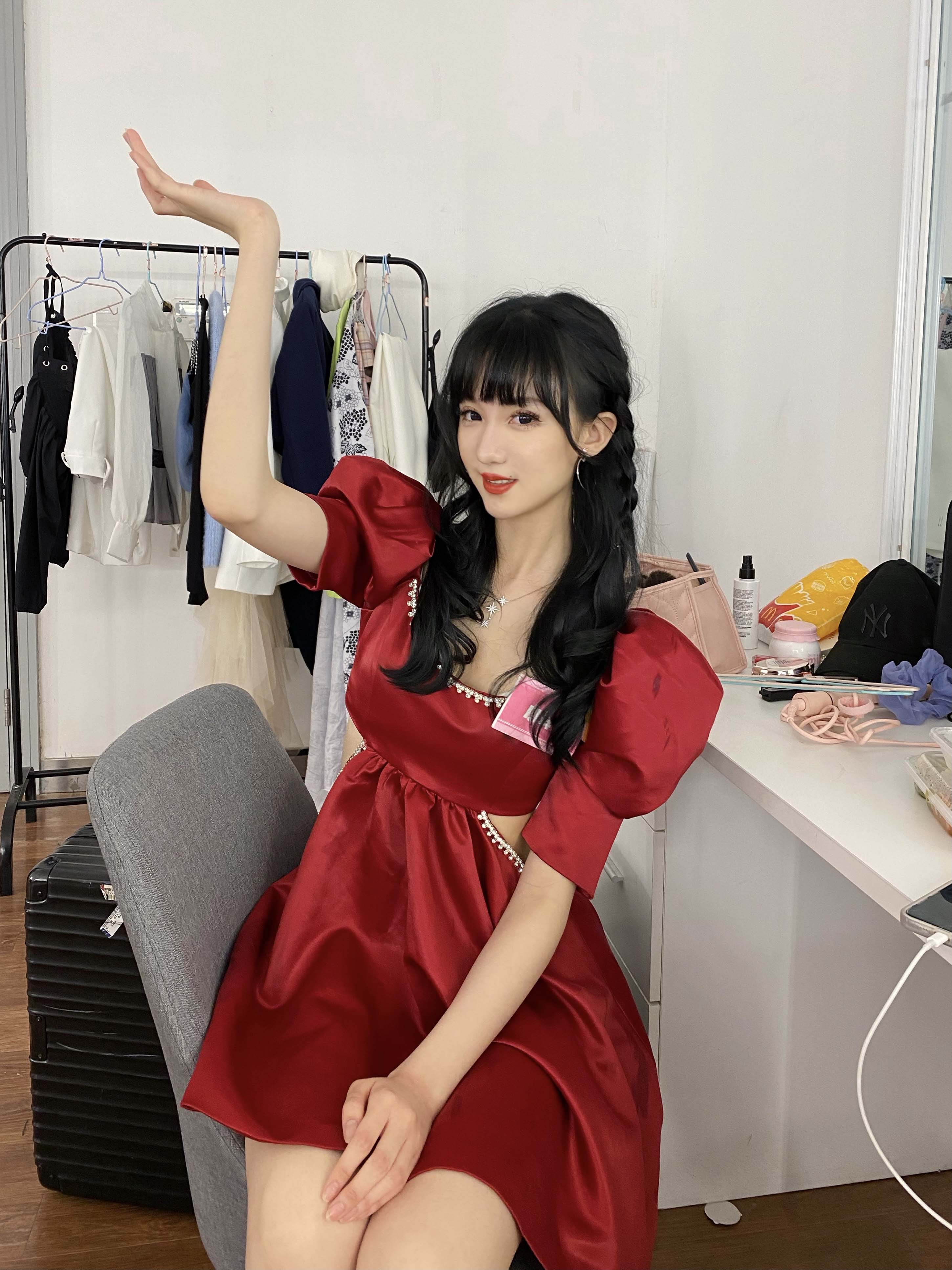 陈若彤:就读于美国加州大学伯克利分校,擅长骑马,攀岩,滑雪,游泳,钢琴