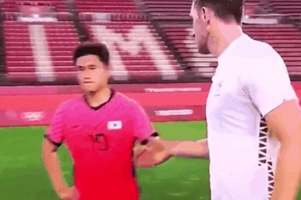 输球又输人！韩国队首秀引争议，媒体抨击：奥运精神去哪了？