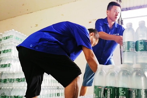 科迪集团科迪天然深泉水驰援新密灾区人民