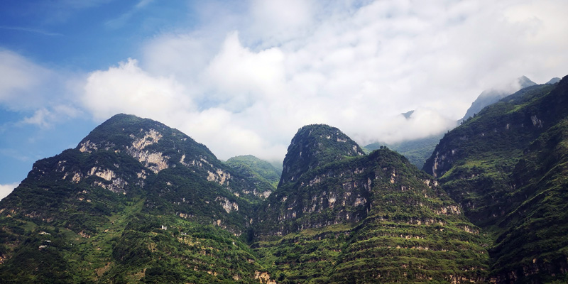 穿行巍巍乌蒙山