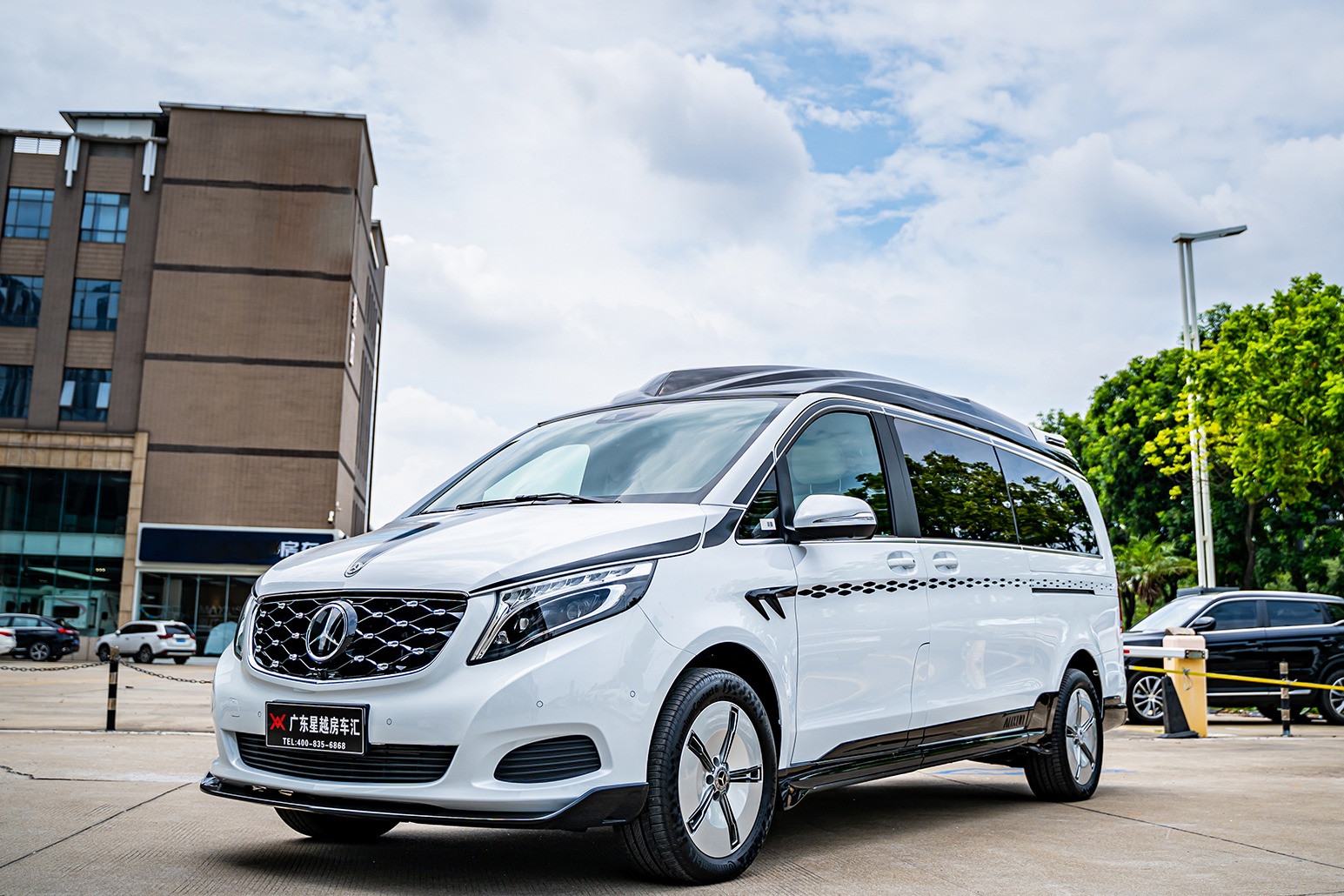 傲旋大白鲨全隔断豪华4座实力叫嚣雷克萨斯百万级别无对手