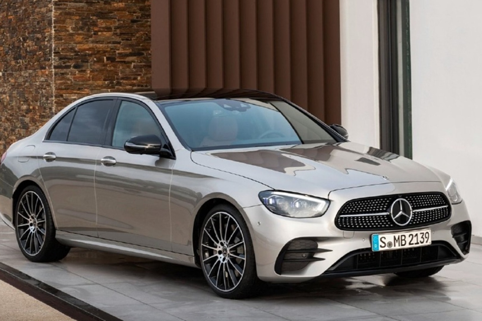 奥迪A6L与奔驰E级怎么选？哪款更加适合家用？