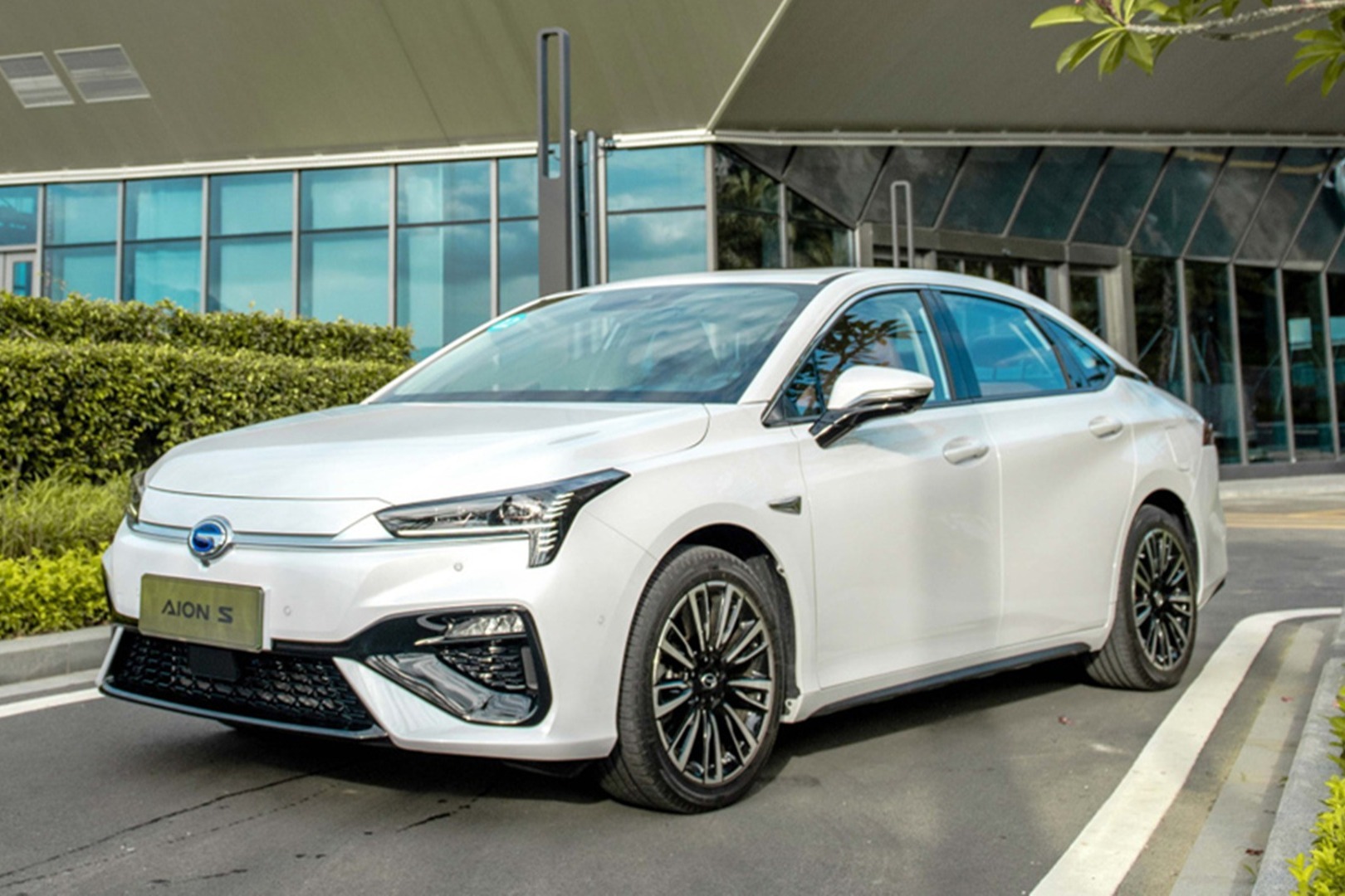 广汽埃安s性价比高吗值得买吗