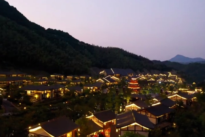 江西铅山：网红景区 璀璨夜景