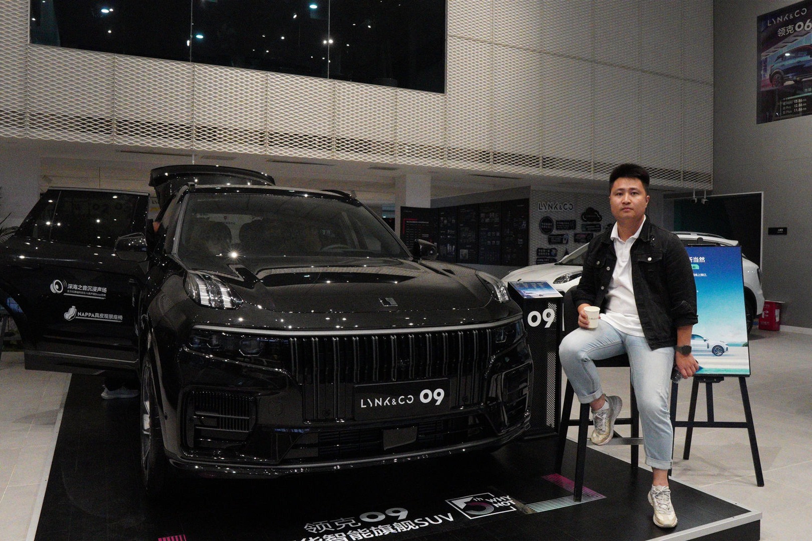 SPA平台最能打车型？标配四驱、Nappa真皮，深度体验领克09