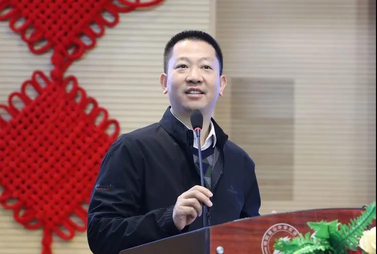 他山之石,可以攻玉:山西忻州一中吕羡平校长南山双语做专题讲座