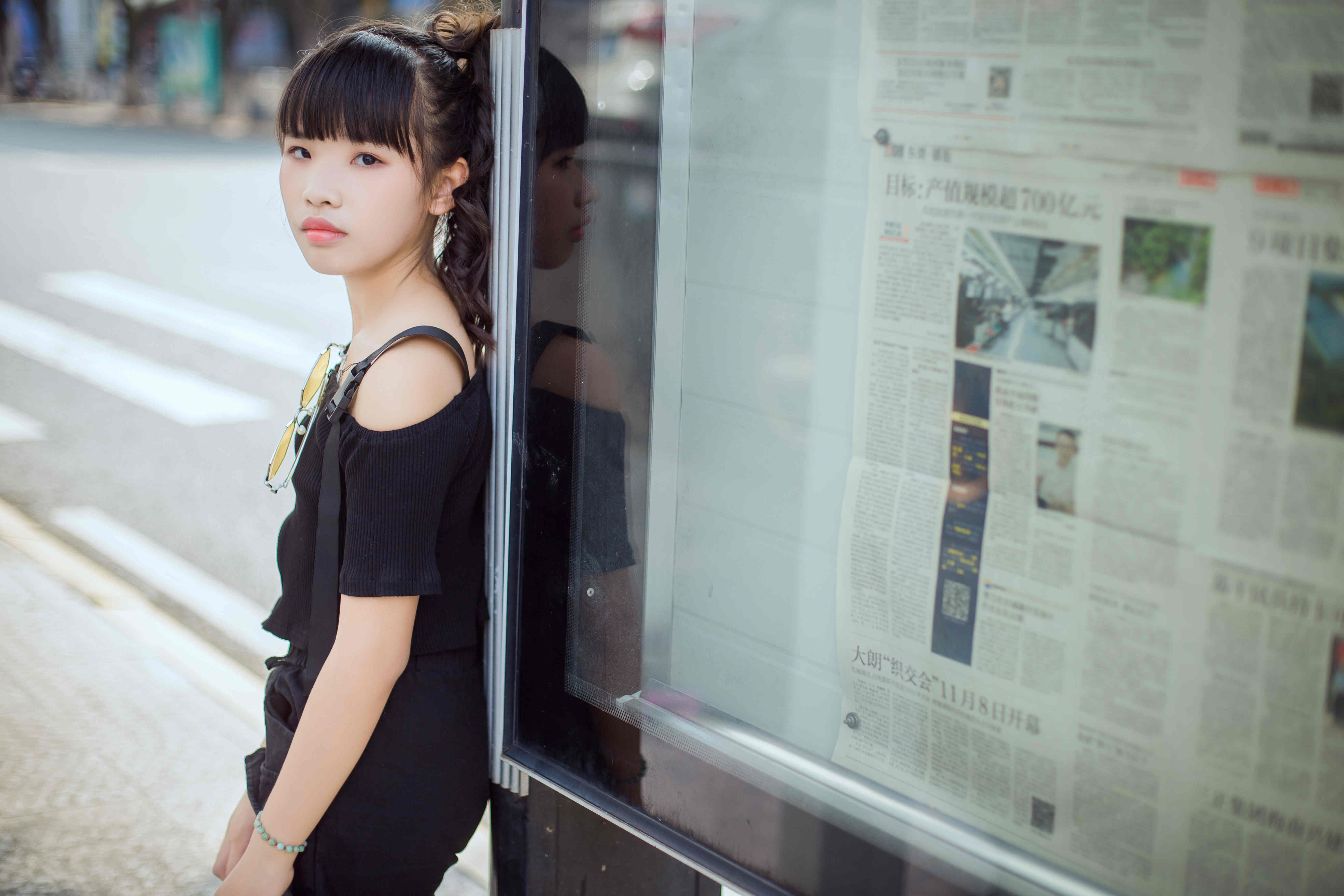 黄紫君拍摄质感写真,既有高冷范,又不乏可爱气质__凤凰网