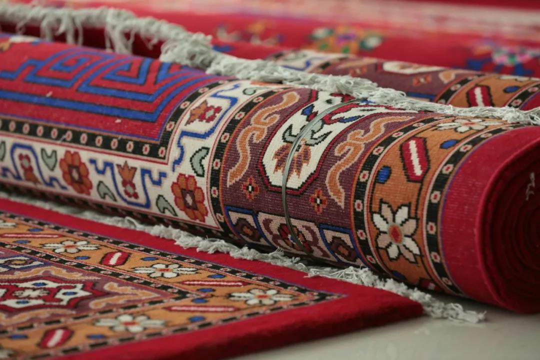 新疆地毯,"神"了!|中国手工地毯__凤凰网