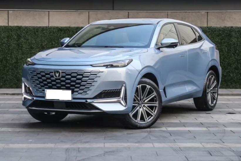 长安UNI-K增新配置车型 定位中型SUV