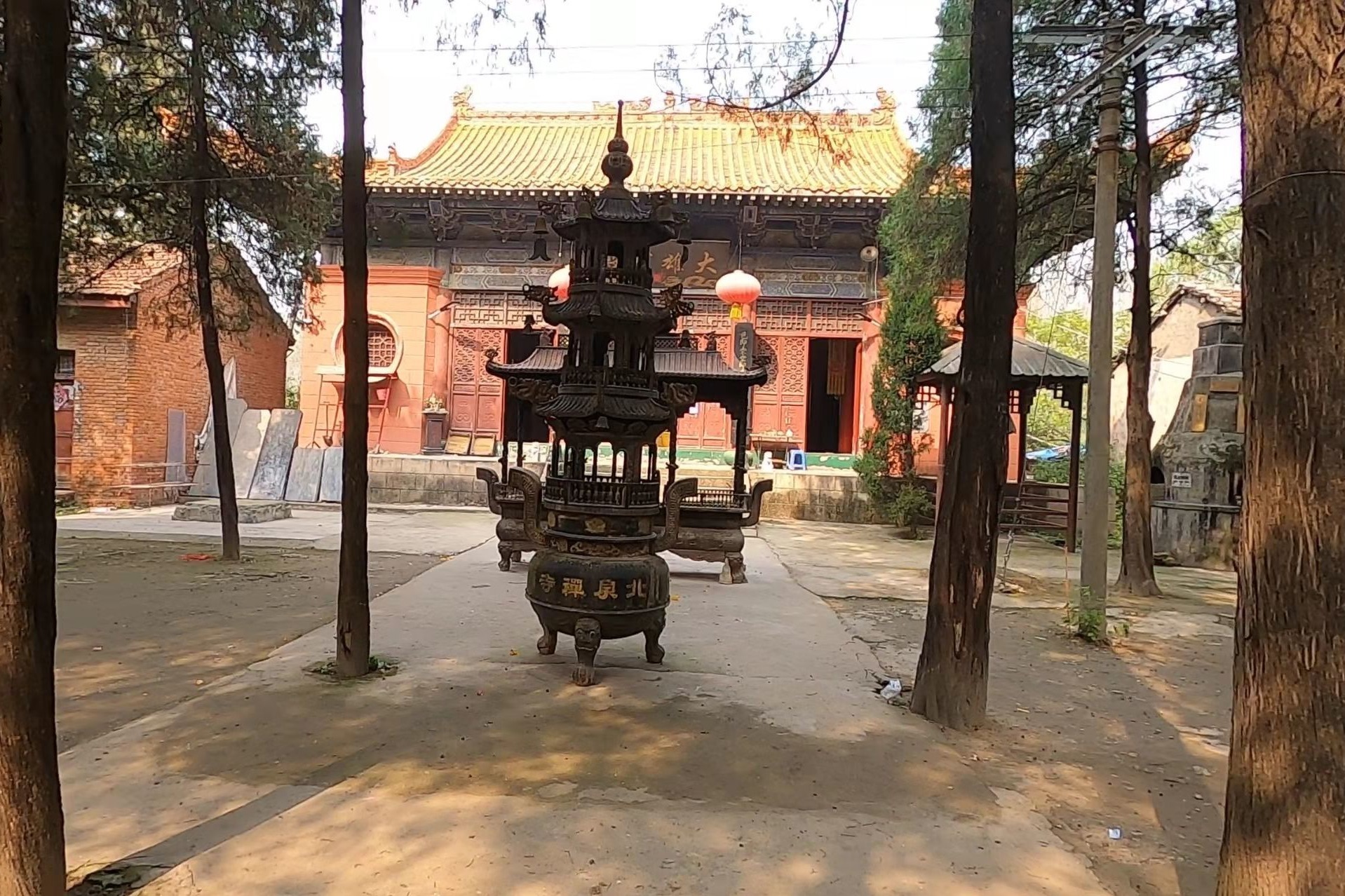 隐匿在深山中的千年古寺，确山北泉寺，寺内古树林立