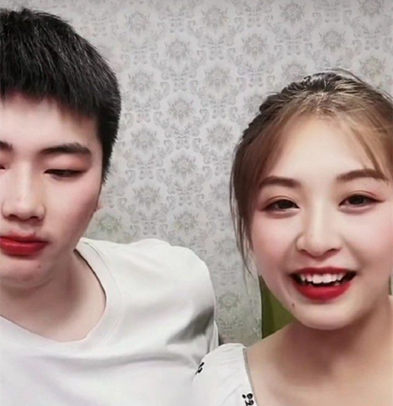 爆料称,朱小伟与陈亚男已经离婚的消息,并透露小伟重新找了个女朋友