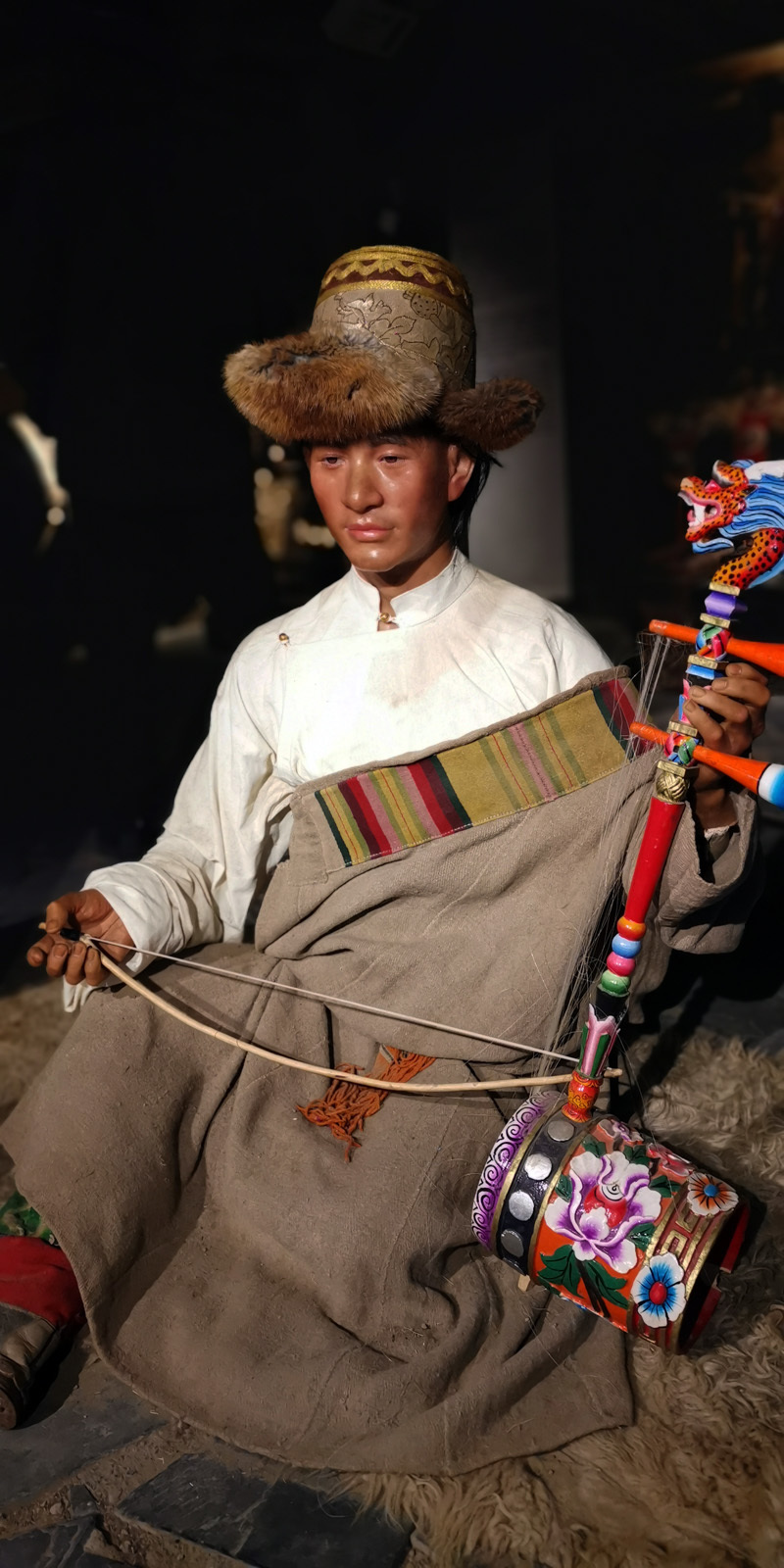 理塘康巴人博物馆映像__凤凰网