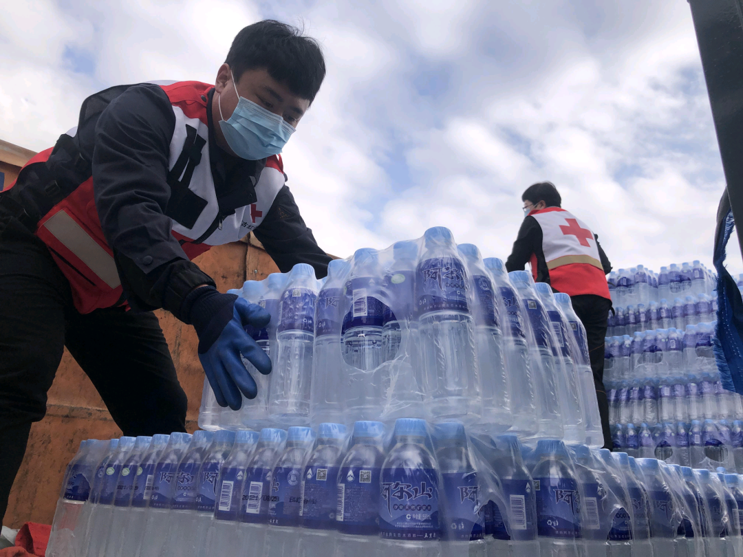 抗疫救灾路上 你我同心同行__凤凰网