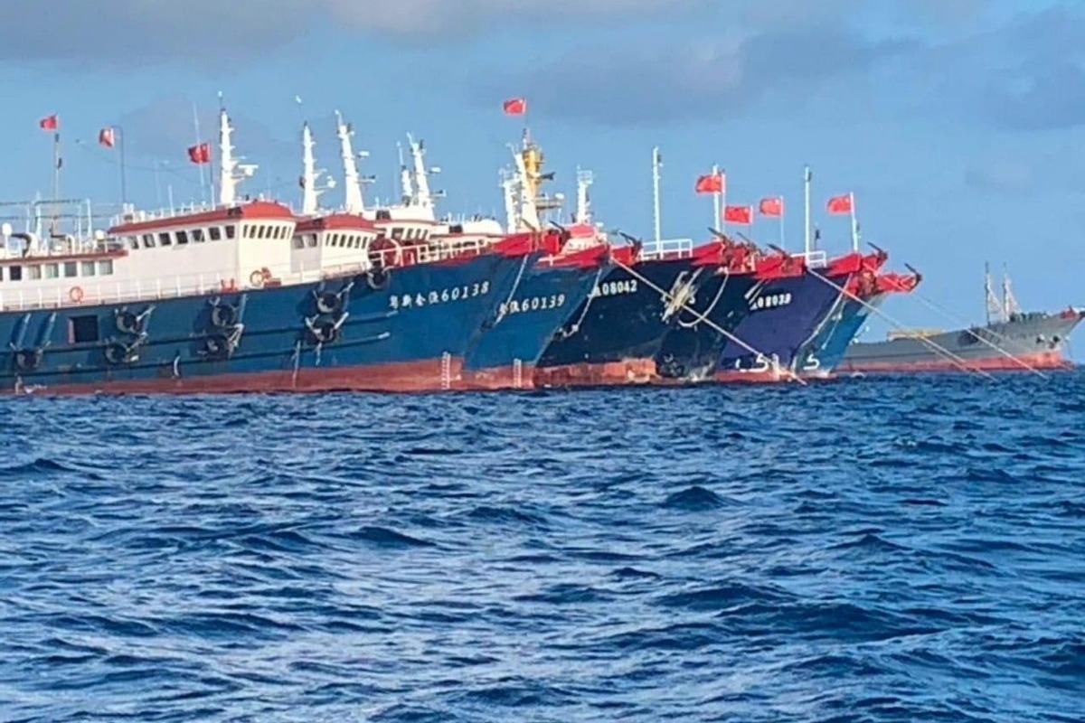 菲律宾运补船闯入仁爱礁邻近海域 遭中方驱离_凤凰网视频_凤凰网