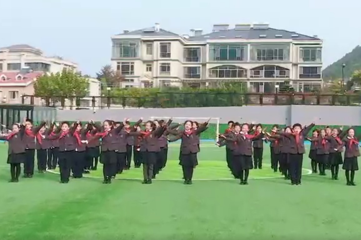 济南外国语学校开元国际分校三(2)中队用歌声筑梦启航