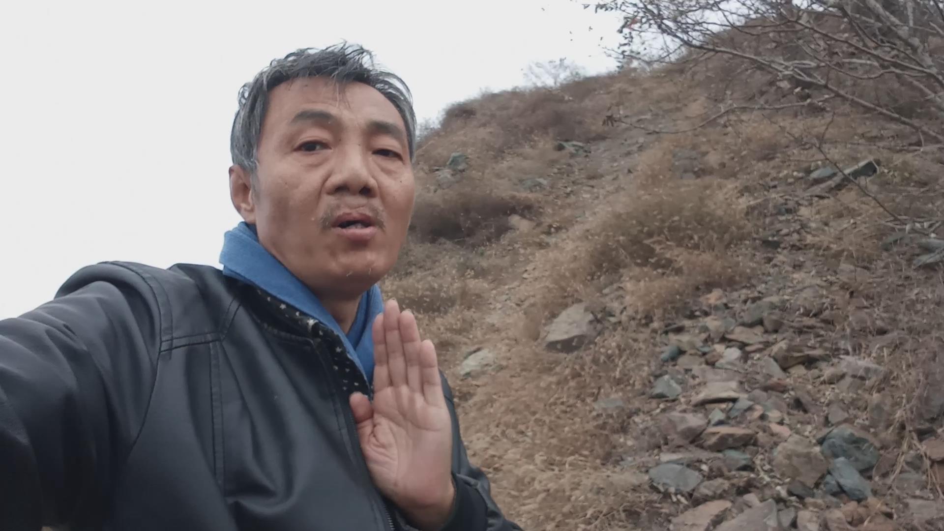 王北斗依《万里长城永不倒》编唱《冷风西部长青被