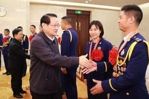 易炼红叶建春会见江西省应急管理系统先进模范和消防忠诚卫士代表