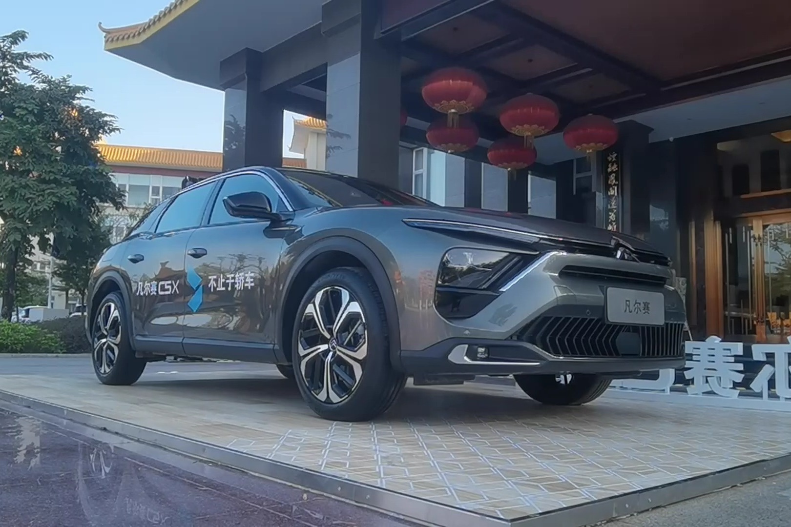 东风雪铁龙凡尔赛C5X媒体试驾会现场 一位奔驰游客的试驾评价