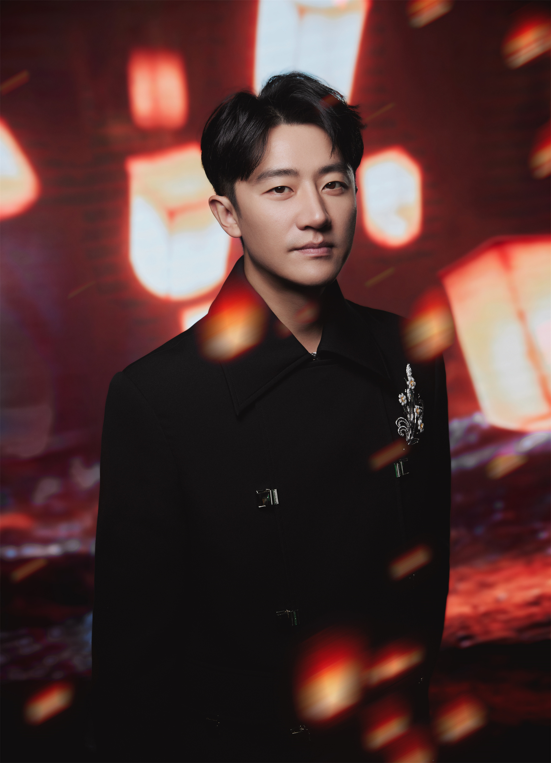 黄轩出席风起洛阳发布会洛阳方言还原台词笑不停