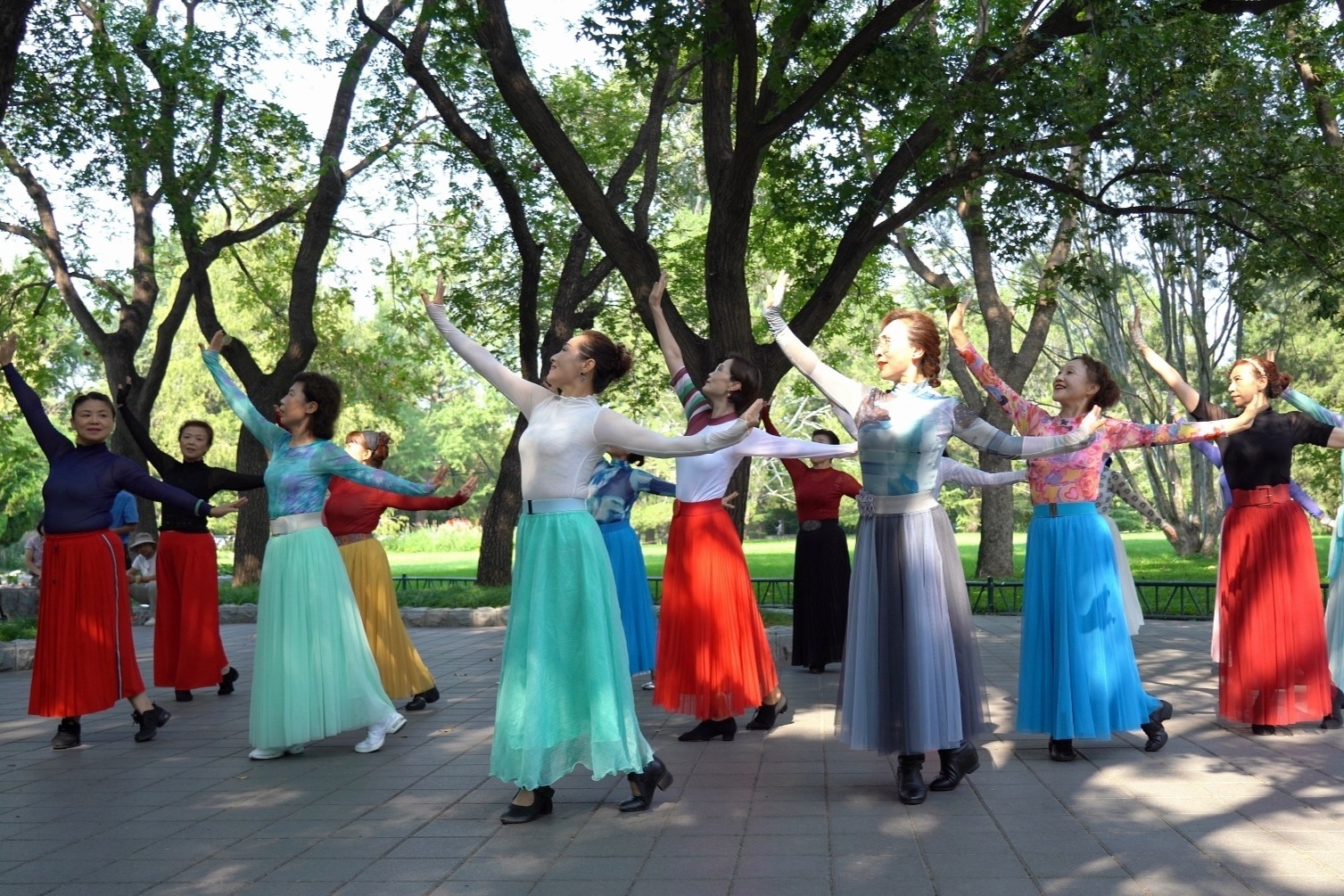 一支纯音乐版广场舞分享给大家，希望喜欢，紫竹院魅力朵朵舞蹈队