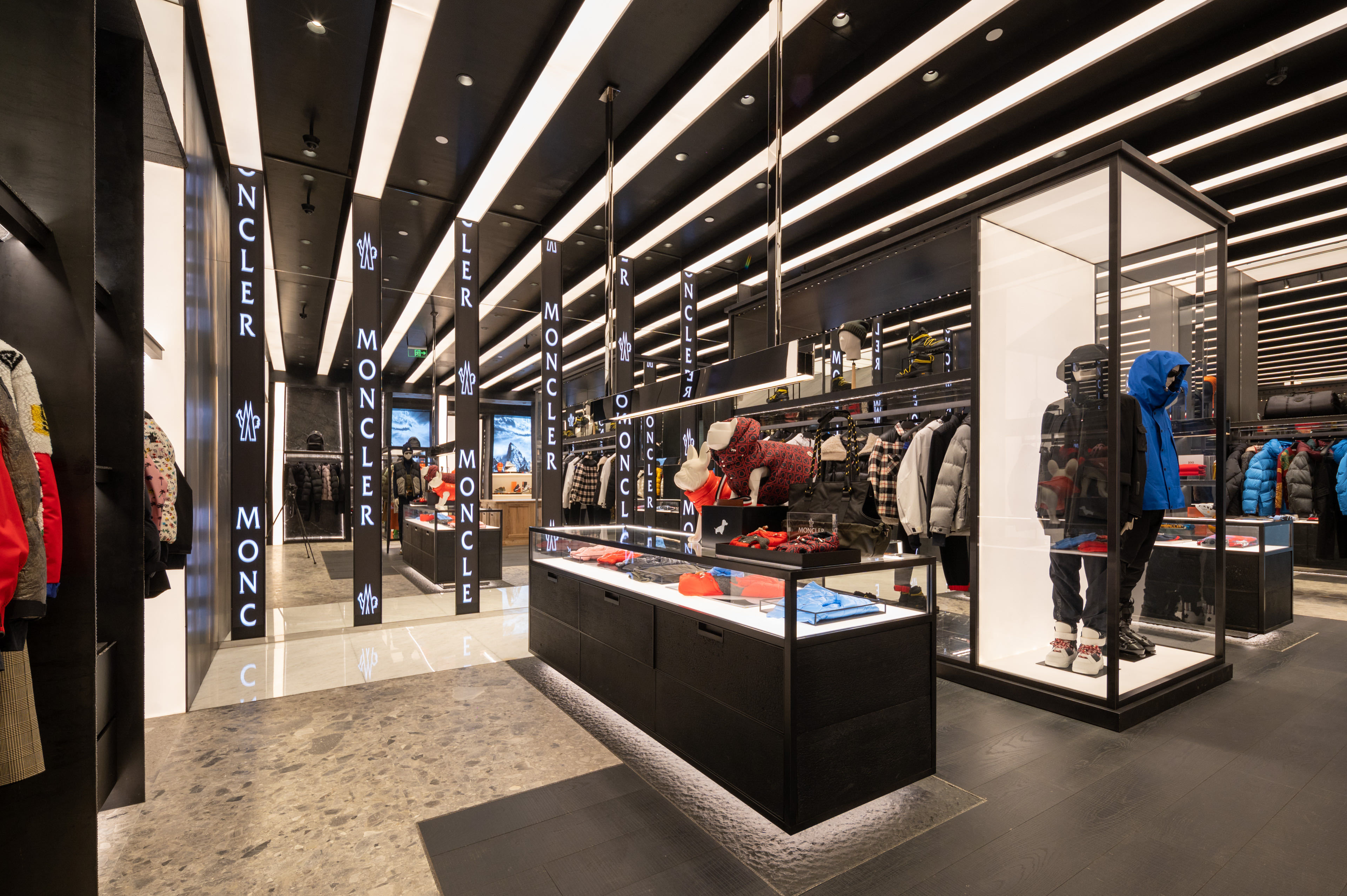 盟可睐moncler成都远洋太古里旗舰店隆重揭幕__凤凰网