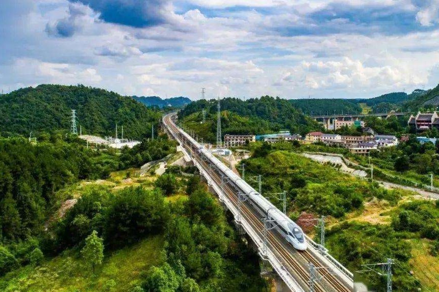 视频丨2025年轨道上的成渝地区双城经济圈初步建成