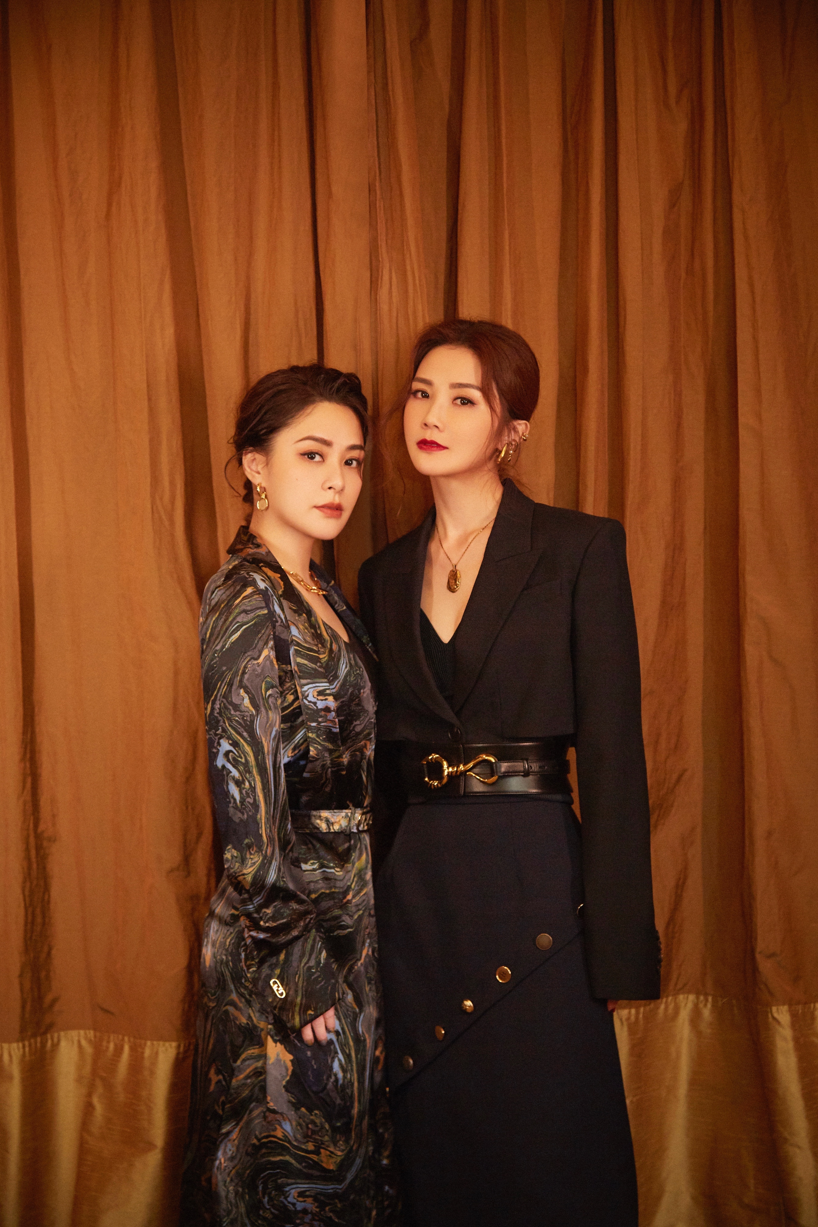 twins霍汶希亮相2021搜狐时尚盛典进取之夜