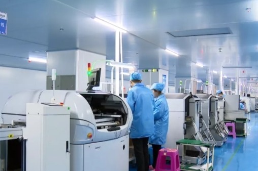 打造高质量的内容，吸引流量并建立权威性 (打造高质量的拳头产品)