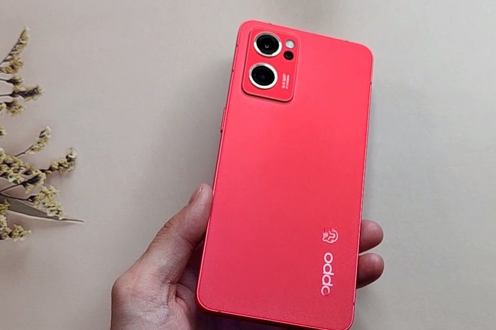 新年戰「機」推薦:iphone 13很紅,oppo reno7紅絲絨更紅!