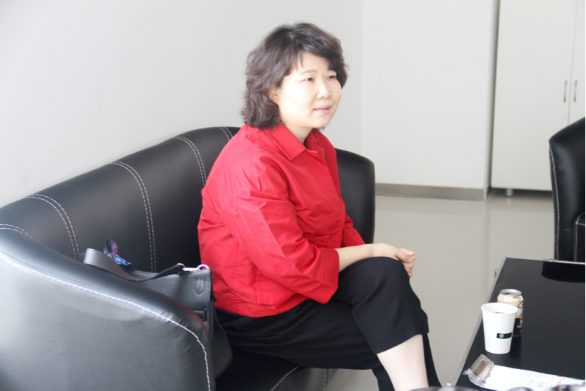 钱慧芳,今年48岁,中专学历,高级经济师,2008年5月至今都是通鼎互联