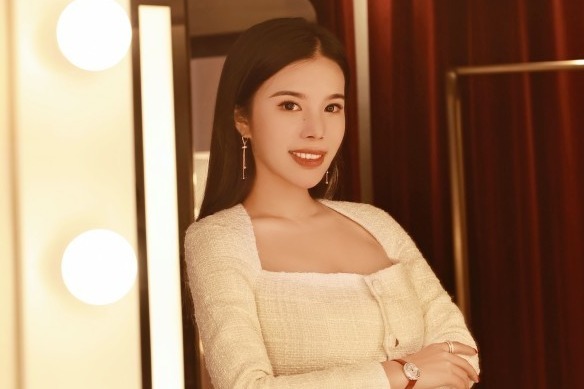 VOGUE眼中的余晚晚 非凡女性的成长之路_凤凰网
