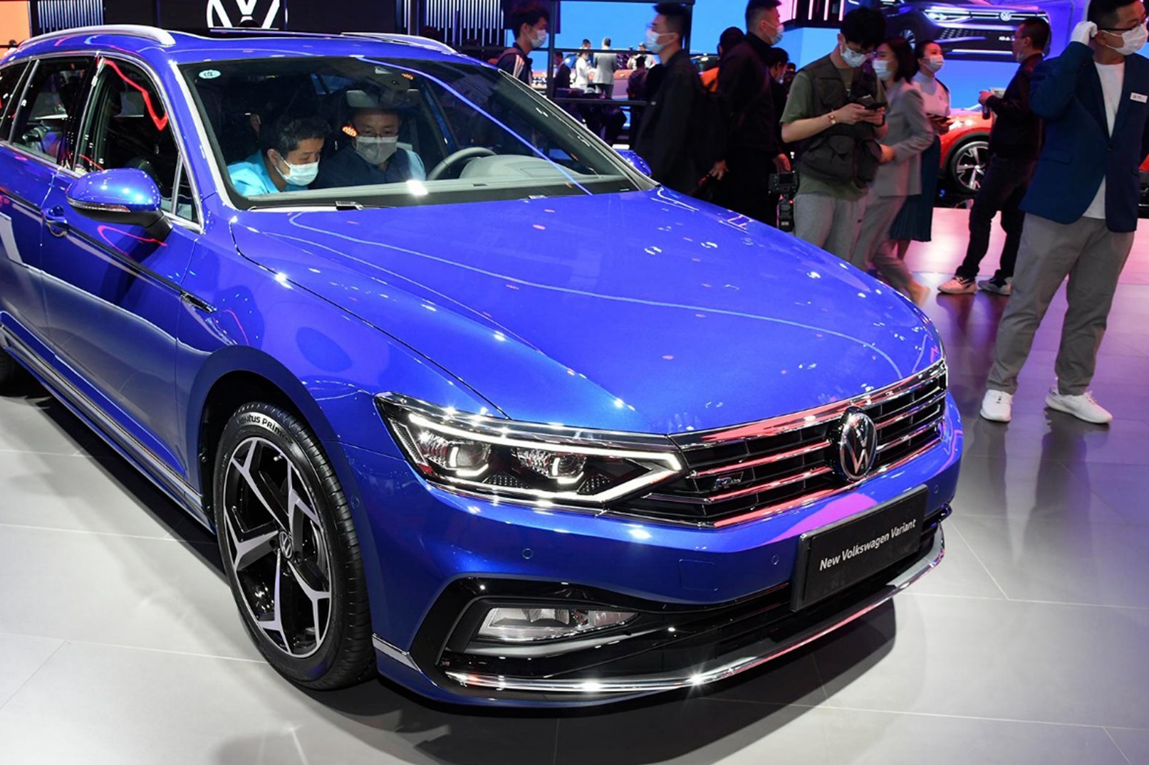 轴距和动力都不及沃尔沃V60强，没了四驱的新款蔚揽还香吗？