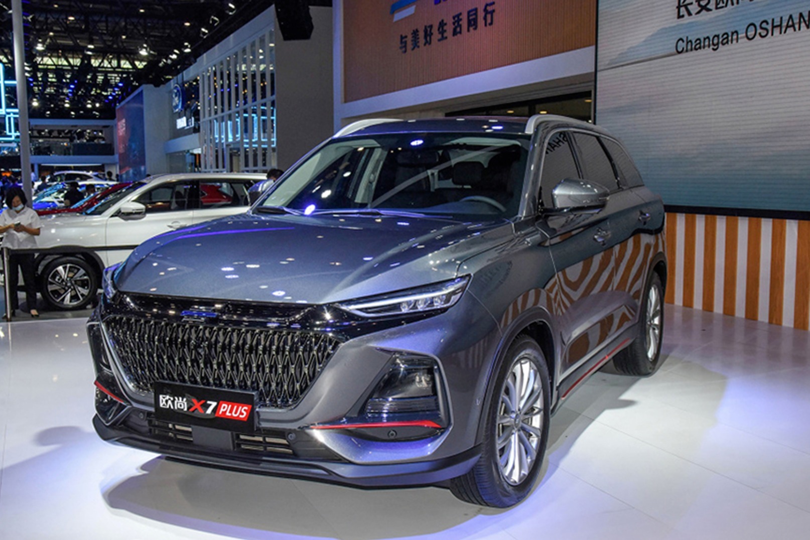 长安欧尚X7 PLUS全新亮相，与X7相比有什么变化？