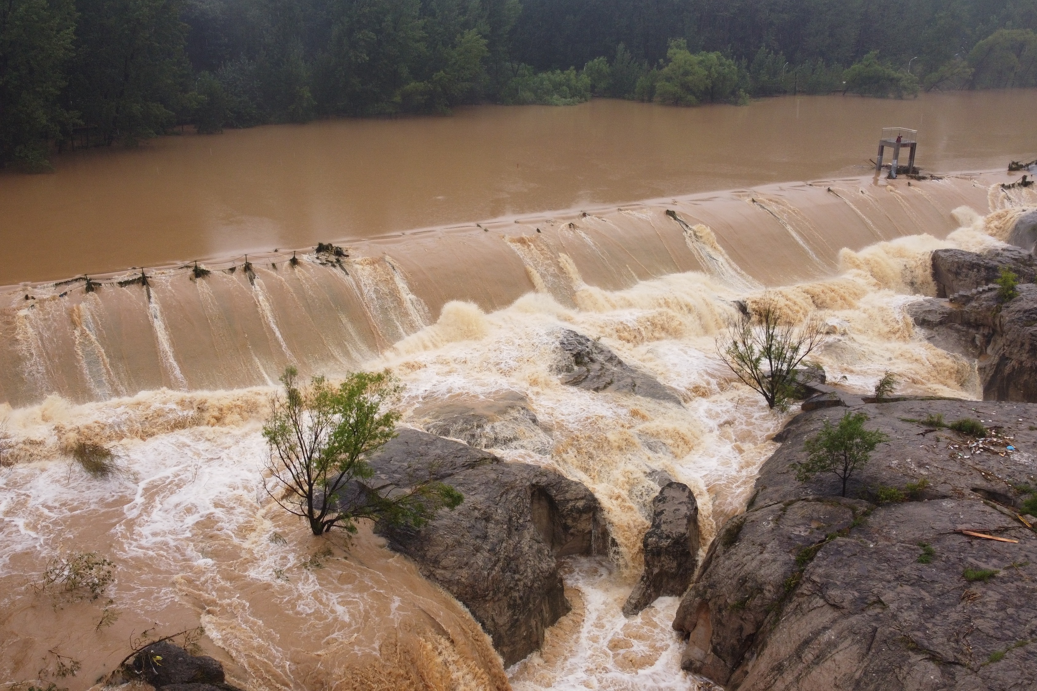 原创mv《风雨同舟》