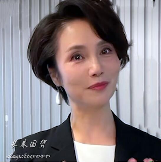 60岁央视新闻主播徐俐宣布退休眼含热泪与观众告别